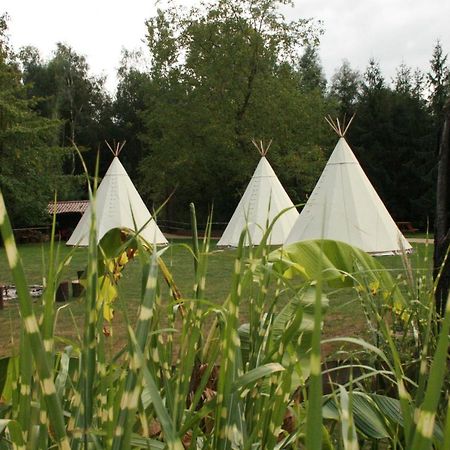 Готель Domaine De Carnin Beloeil Екстер'єр фото